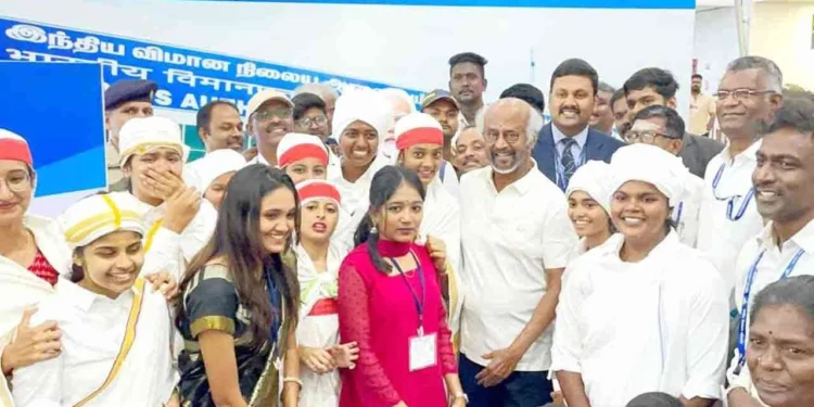 நோ கமெண்ட்ஸ் என பதில் அளித்த ரஜினி!