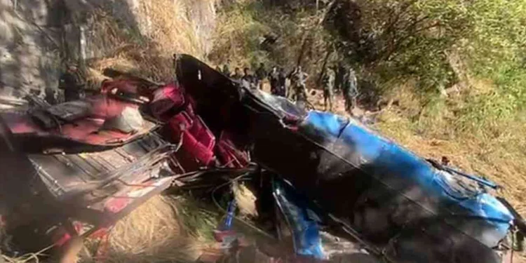 எல்ல பேருந்து விபத்தில் இதுவரை 15 பேர் பலி