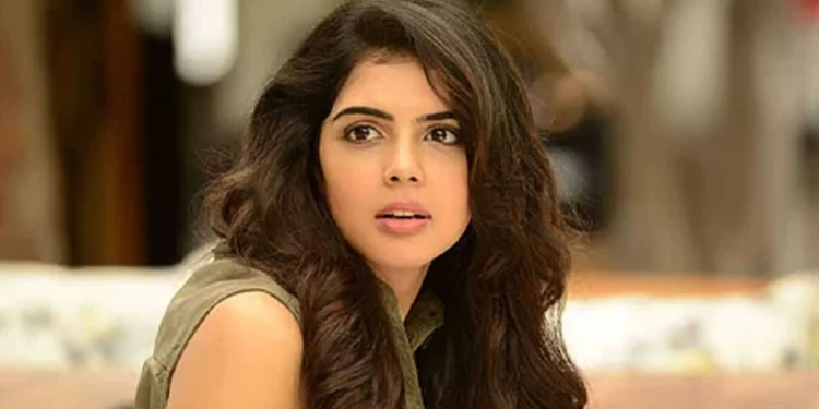 லோகா பட நடிகைக்கு தந்தையின் அட்வைஸ்