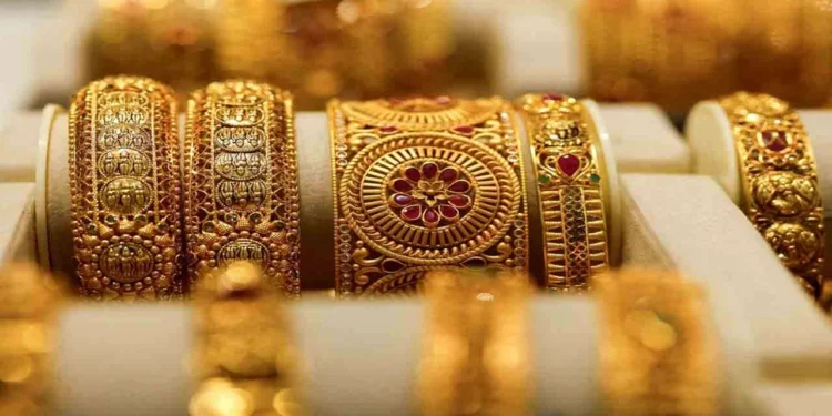 முதன்முறையாக 3 இலட்சத்தை எட்டிய தங்கம் விலை