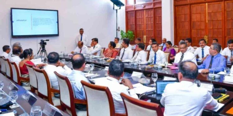 “பிரஜாசக்தி” உள்ளிட்ட அரசாங்கத்தின் அபிவிருத்தித் திட்டங்களின் முன்னேற்றம் மீளாய்வு