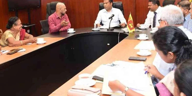 களப்பணியாற்றும் சுகாதார ஊழியர்களுக்கு அதிகபட்ச வசதிகள்