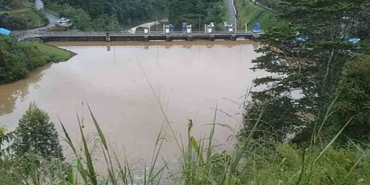 மத்திய மலைநாட்டில் பல இடங்களில் மண்சரிவு அபாயம்