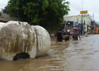 மெக்சிகோவில் கொட்டித்தீர்க்கும் மழையால் நாடு முழுவதும் வெள்ளக்காடு