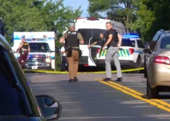 அமெரிக்காவில் பாடசாலை மாணவன் நடத்திய துப்பாக்கி சூட்டில் 4 பேர் உயிரிழப்பு