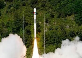 பாகிஸ்தான் செயற்கைக்கோளை விண்ணில் வெற்றிகரமாக நிலைநிறுத்திய சீனா