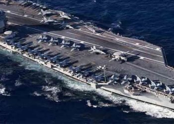 உலகின் மிகப் பெரிய போர்க் கப்பலை கரீபியன் தீவுகள் நோக்கி நகர்த்திய அமெரிக்கா