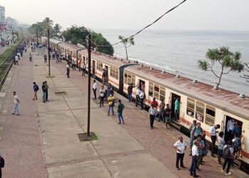 வெள்ளவத்தையில் ரயிலில் மோதி ஒருவர் உயிரிழப்பு