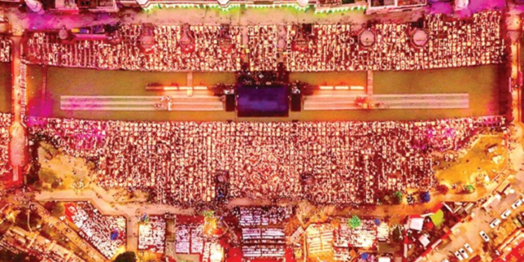 தீபாவளி பண்டிகையால் ஜொலித்தது அயோத்தி: 29 லட்சம் விளக்குகள் ஏற்றி உலக சாதனை