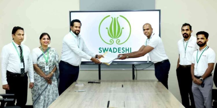 “தூய்மையான உற்பத்திக்கு வலுவூட்டும் சுதேசி” சூரிய மின்சக்தி கட்டமைப்பு மூலம் காபன் வெளியீட்டை குறைத்து, இலங்கையின் வலுசக்தி திறனை வலுவூட்டுகிறது