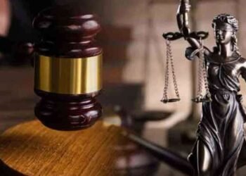 நீதிமன்ற வளாகத்தில் குவிந்துள்ள வழக்கு பொருட்களை அப்புறப்படுத்த அறிவுறித்தல்