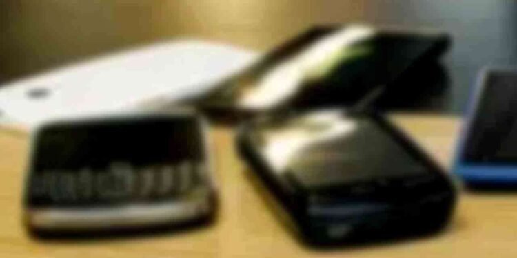 பூஸ்ஸ சிறைச்சாலையில் 29 கைபேசிகள் மீட்பு