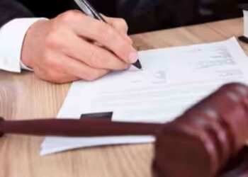 வழக்கு விசாரணையின் போதே நீதிபதி சுட்டுக்கொலை