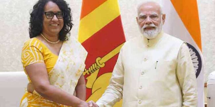 இந்திய பிரதமரை சந்தித்த பிரதமர் ஹரினி!