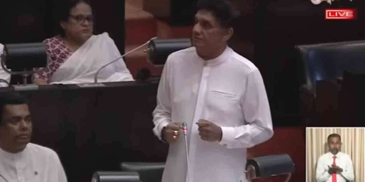 வரலாற்று பாடத்தை கட்டாய பாடமாக ஆக்குங்கள்!