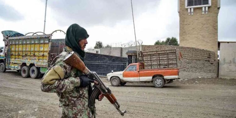 பாகிஸ்தான் – ஆப்கானிஸ்தான் எல்லையில் கடும் மோதல்