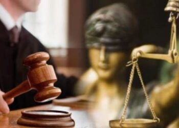 பணி இடைநீக்கப்பட்டுள்ள நீதிபதிகளின் சம்பளம் தொடர்பான தீர்மானம்