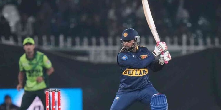 முதலாவது ஒருநாள் போட்டியில் போராடி தோற்றது இலங்கை!
