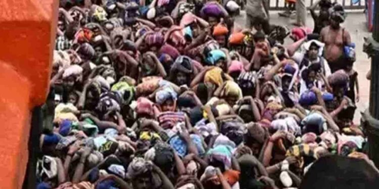 சபரிமலையில் குவிந்த இலட்சக்கணக்கான பக்தர்கள்!