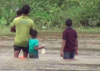 கிங், நில்வளா கங்கைகளில் வெள்ள அபாயம்