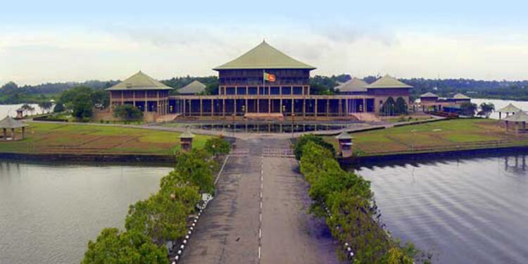 இரு நாட்களுக்கு நாடாளுமன்ற அமர்வுகள் இல்லை: அடுத்தவாரம் நள்ளிரவு வரை கூடும்