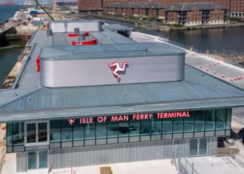 லிவர்பூல், ஐல் ஆஃப் மேன் படகு முனையத்தில் பழுதுபார்க்கும் பணிகள் தாமதம்