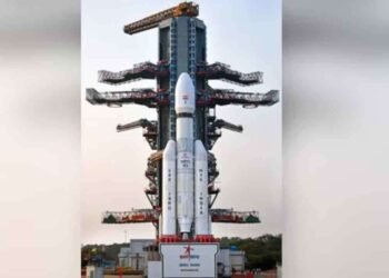 இன்று விண்ணில் பாயும் எல்​விஎம்-3