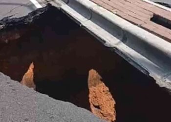 கொழும்பு – கண்டி பிரதான வீதி யக்கலயில் பூட்டு