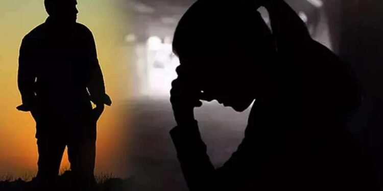 மாணவிகளுக்குப் பாலியல் தொல்லை கொடுத்த ஆசிரியர் பணிநீக்கம்