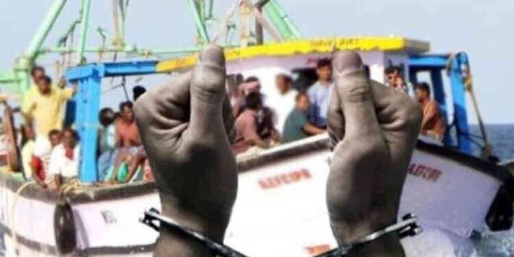 எல்லை தாண்டிய மேலும் 14 இந்திய மீனவர்கள் கைது