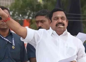 செங்கோட்டையன் ஆதரவாளர்கள் 12 பேர் அதிமுகவில் இருந்து நீக்கம்!