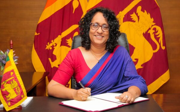 வேலையற்றிருப்பதாகப் பிரதமர் அறிவிப்பு!