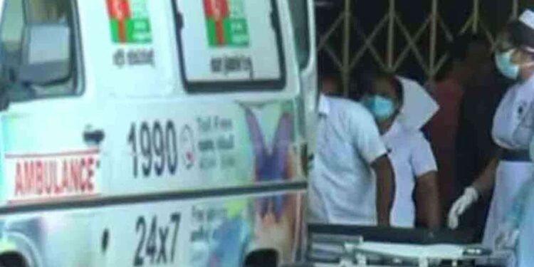 நாட்டில் இடம்பெற்ற விபத்துக்களில் 8 வயது பிள்ளை உட்பட நால்வர் பலி