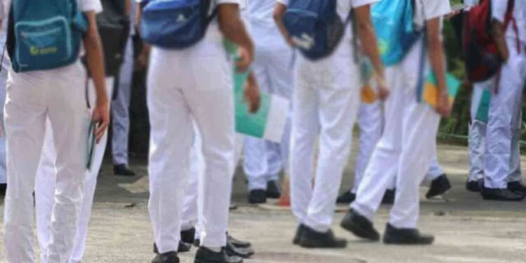 1818 என்ற துரித இலக்கத்திற்கு 800 முறைப்பாடுகள்