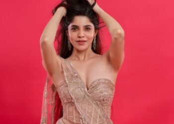 திவ்ய பாரதியின் கிளாமர் போட்டோஷூட்