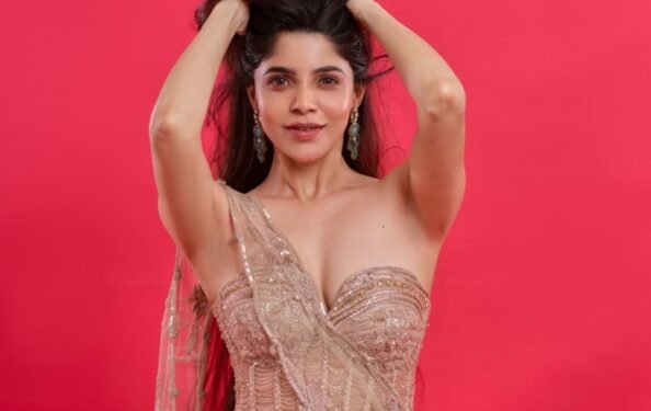 திவ்ய பாரதியின் கிளாமர் போட்டோஷூட்