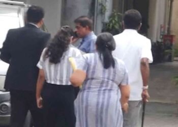 கெஹெலியவின் குடும்பம் இலஞ்ச ஒழிப்பு ஆணைக்குழுவில்