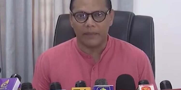 சுதந்திரக் கட்சியின் தலைமைப் பதவியில் மாற்றம் அவசியம்