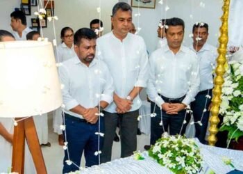உயிரிழந்த விமானியின் பூதவுடலுக்கு ஜனாதிபதி இறுதி அஞ்சலி