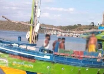 ஐந்து மீனவர்களுடன் படகொன்று மாயம்!