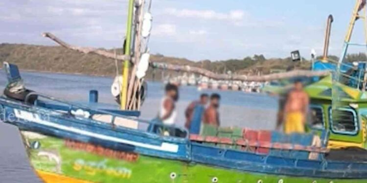 ஐந்து மீனவர்களுடன் படகொன்று மாயம்!