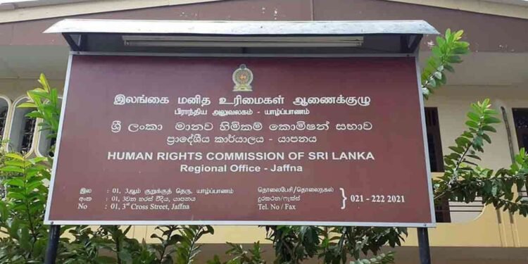 யாழில் 25 ஆயிரம் ரூபா வழங்காததால் மாணவன் முறைப்பாடு