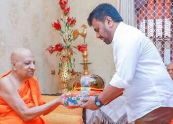 ஜனாதிபதி மல்வத்து பீடத்திற்கு விஜயம்