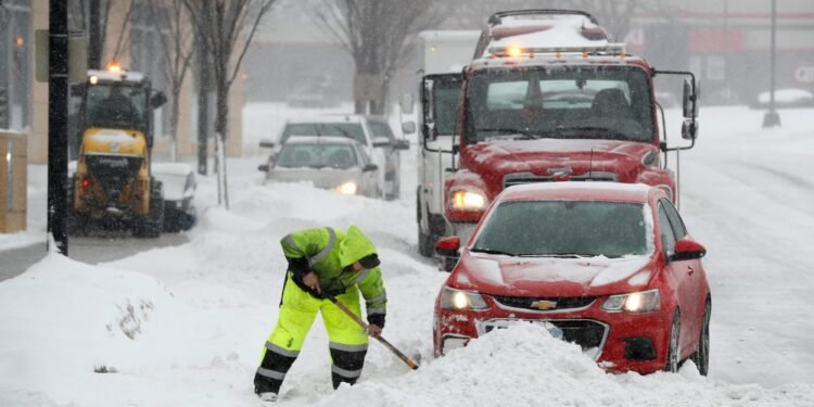 அமெரிக்காவில் கடும் பனிப்பொழிவு