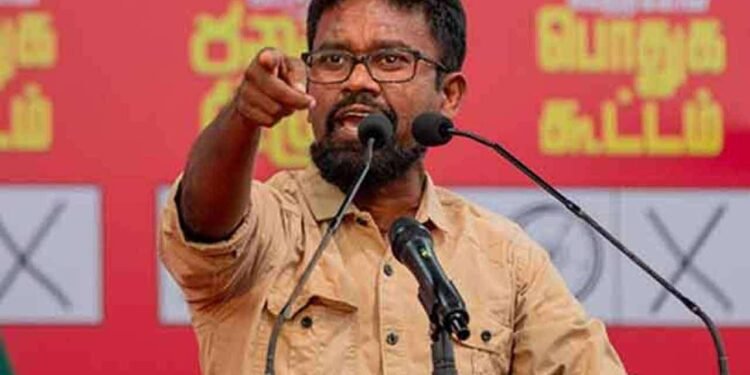 பொலிஸ் அதிகாரி மீது தாக்குதல் – சாந்த பத்மகுமார மீது குற்றச்சாட்டு!