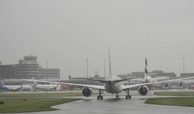 மான்செஸ்டரில் கடும் மழை – பல விமானங்கள் தாமதம்