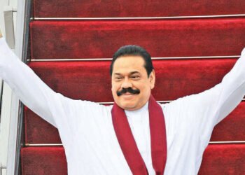 மீண்டும் களத்தில் இறங்கிய மகிந்த – கொழும்பில் புதிய வீட்டில் குடியேறினார்