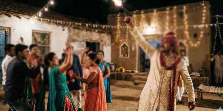 திருமணத்தில் துப்பாக்கியால் சுட்டு கொண்டாட்டம் – 2 சிறுவர்கள் பலி