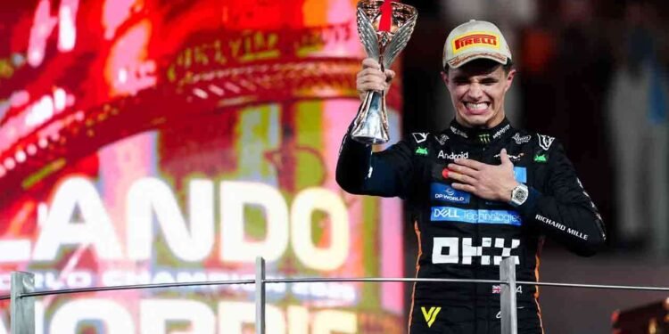 ‘பார்முலா 1’ உலக செம்பியன் பட்டம் வென்றார் பிரிட்டன் வீரர்!