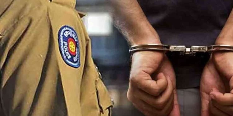 ஐஸ் போதைப்பொருள் வைத்திருந்த பொலிஸ் கான்ஸ்டபிள் அதிரடியாக கைது!